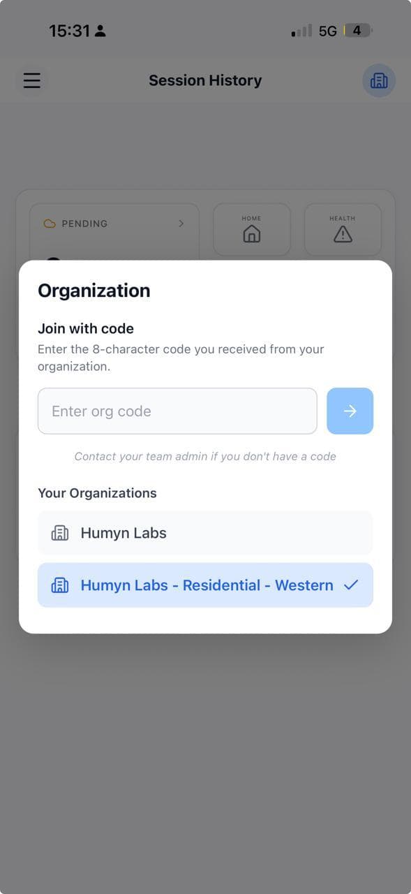 Tela do app para entrar com o código da organização